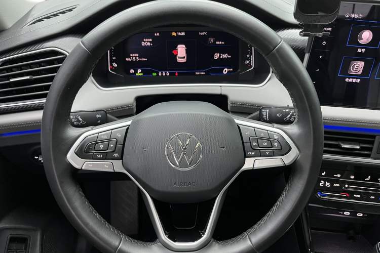 Used Volkswagen Tayron GTE Plug-in Hybrid 2023 280TSI Luxury Plus Advanced Edition Interior 9