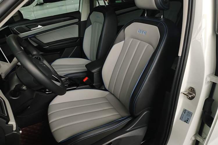 Used Volkswagen Tayron GTE Plug-in Hybrid 2023 280TSI Luxury Plus Advanced Edition Left Front Seat