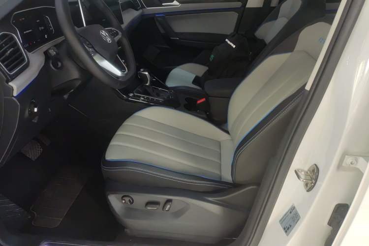 Used Volkswagen Tayron GTE Plug-in Hybrid 2023 280TSI Luxury Plus Advanced Edition Left Front Seat