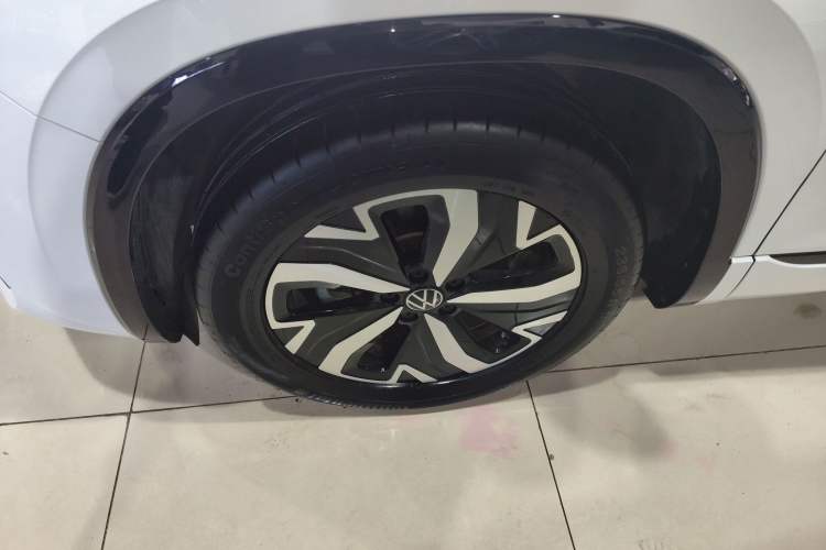 Used Volkswagen Tayron GTE Plug-in Hybrid 2023 280TSI Luxury Plus Advanced Edition Left Front Wheel Hub