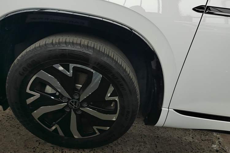 Used Volkswagen Tayron GTE Plug-in Hybrid 2023 280TSI Luxury Plus Advanced Edition Left Front Wheel Hub