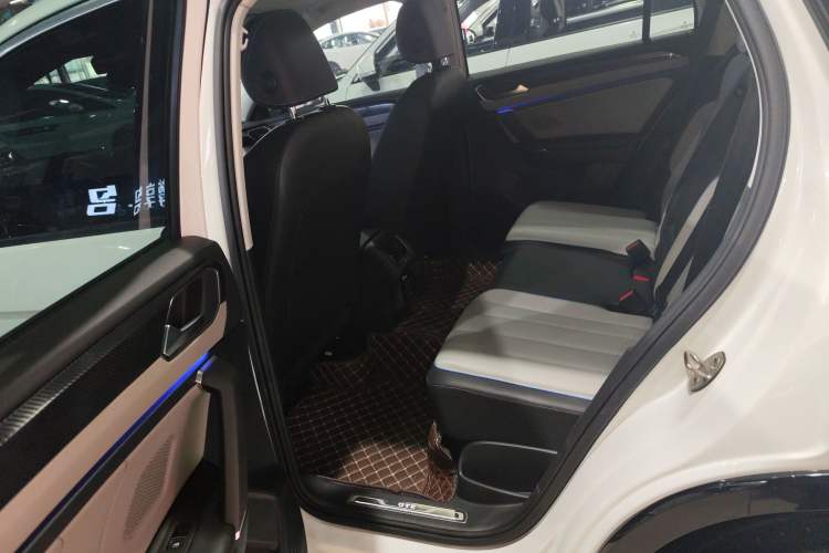 Used Volkswagen Tayron GTE Plug-in Hybrid 2023 280TSI Luxury Plus Advanced Edition Left Rear Seat
