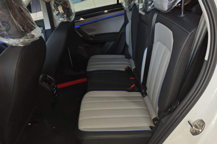 Used Volkswagen Tayron GTE Plug-in Hybrid 2023 280TSI Luxury Plus Advanced Edition Left Rear Seat
