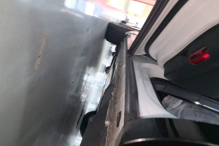 Used Volkswagen Tayron GTE Plug-in Hybrid 2023 280TSI Luxury Plus Advanced Edition Left Side Sill