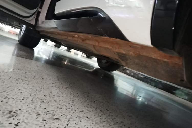 Used Volkswagen Tayron GTE Plug-in Hybrid 2023 280TSI Luxury Plus Advanced Edition Left Side Sill