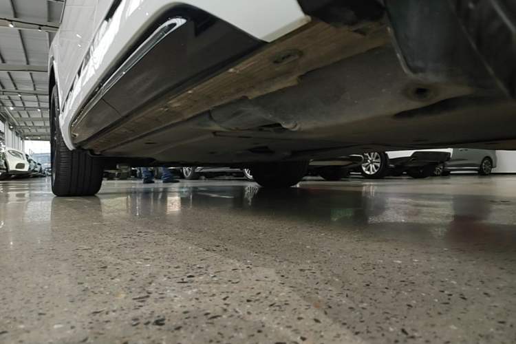 Used Volkswagen Tayron GTE Plug-in Hybrid 2023 280TSI Luxury Plus Advanced Edition Left Side Sill