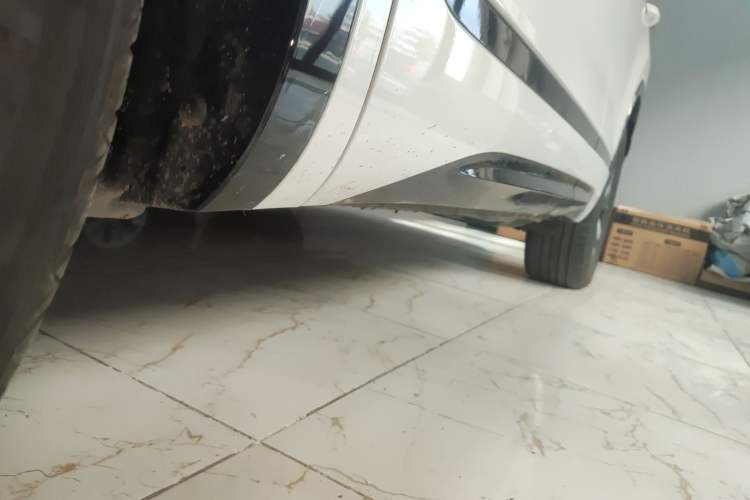 Used Volkswagen Tayron GTE Plug-in Hybrid 2023 280TSI Luxury Plus Advanced Edition Left Side Sill