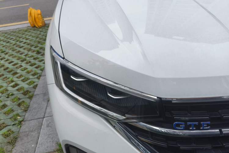 Used Volkswagen Tayron GTE Plug-in Hybrid 2023 280TSI Luxury Plus Advanced Edition Right Front Headlight