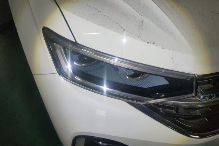 Used Volkswagen Tayron GTE Plug-in Hybrid 2023 280TSI Luxury Plus Advanced Edition Right Front Headlight