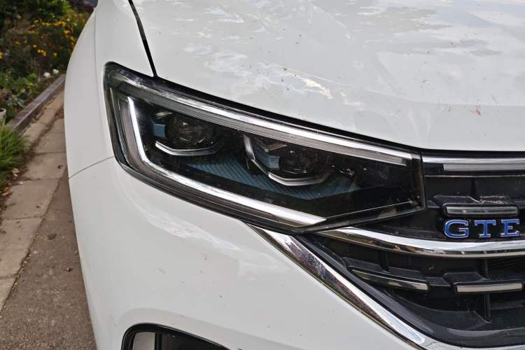 Used Volkswagen Tayron GTE Plug-in Hybrid 2023 280TSI Luxury Plus Advanced Edition Right Front Headlight