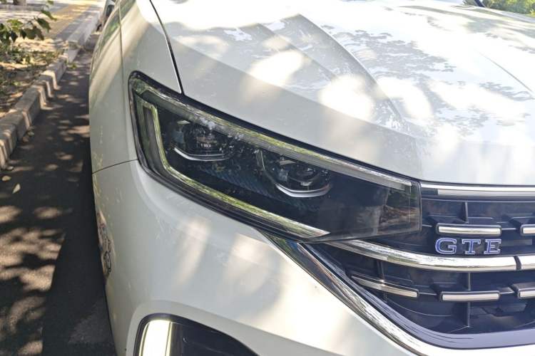 Used Volkswagen Tayron GTE Plug-in Hybrid 2023 280TSI Luxury Plus Advanced Edition Right Front Headlight