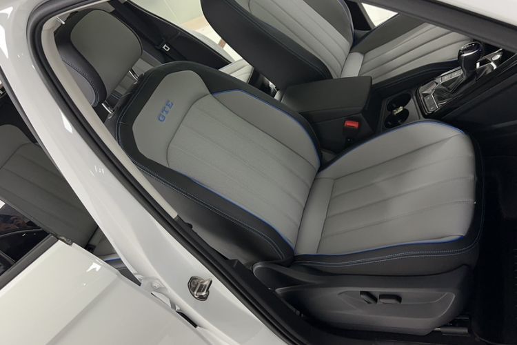 Used Volkswagen Tayron GTE Plug-in Hybrid 2023 280TSI Luxury Plus Advanced Edition Right Front Seat
