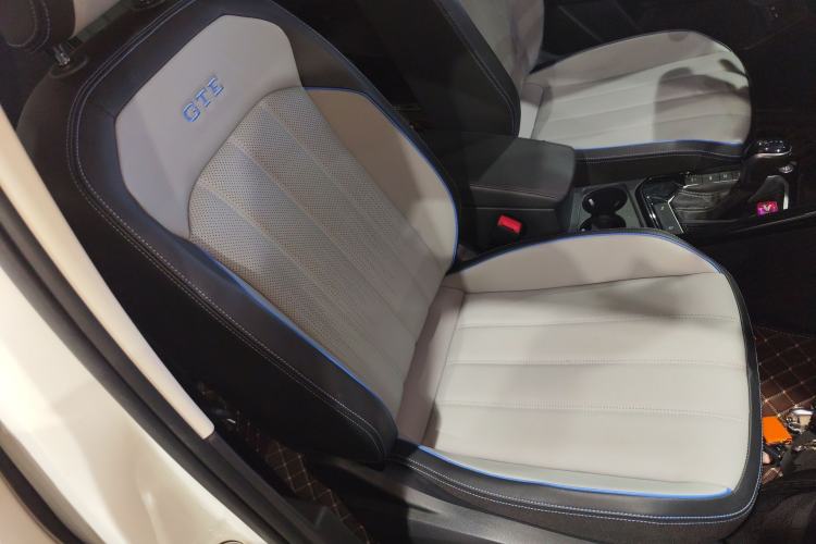 Used Volkswagen Tayron GTE Plug-in Hybrid 2023 280TSI Luxury Plus Advanced Edition Right Front Seat