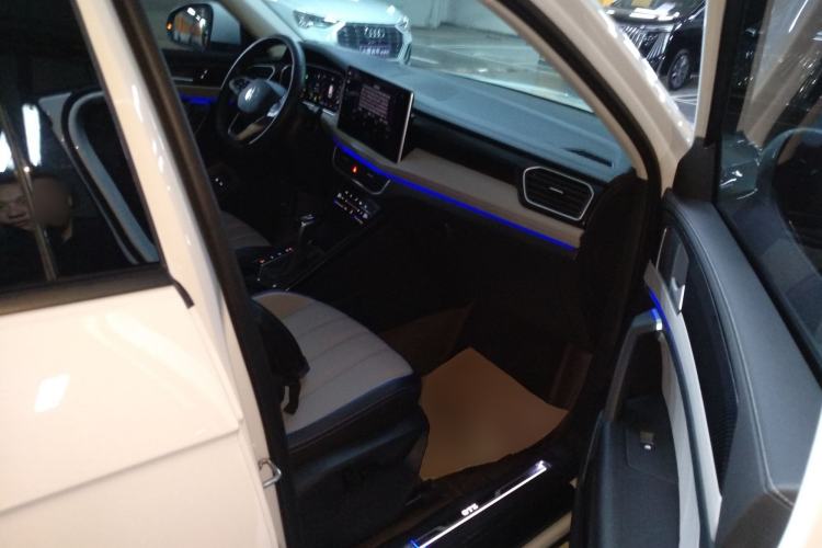 Used Volkswagen Tayron GTE Plug-in Hybrid 2023 280TSI Luxury Plus Advanced Edition Right Front Seat