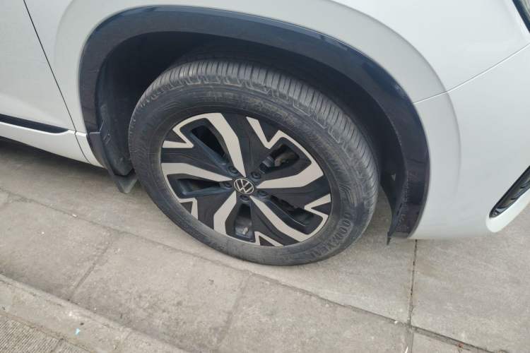 Used Volkswagen Tayron GTE Plug-in Hybrid 2023 280TSI Luxury Plus Advanced Edition Right Front Wheel Hub