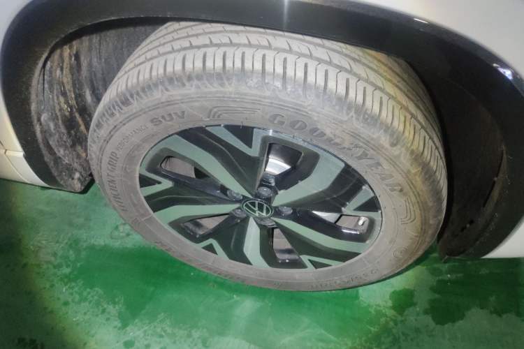 Used Volkswagen Tayron GTE Plug-in Hybrid 2023 280TSI Luxury Plus Advanced Edition Right Front Wheel Hub