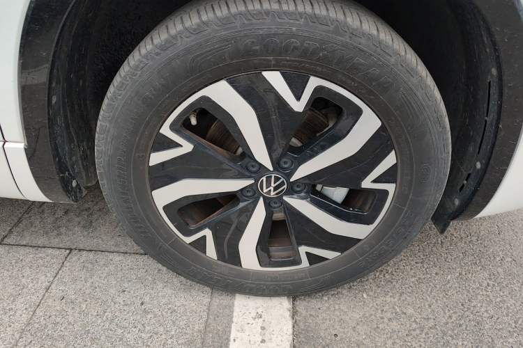 Used Volkswagen Tayron GTE Plug-in Hybrid 2023 280TSI Luxury Plus Advanced Edition Right Front Wheel Hub