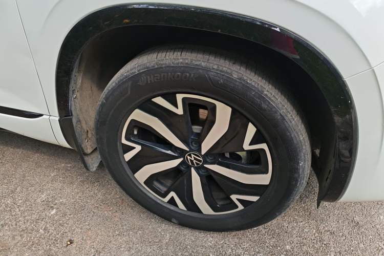 Used Volkswagen Tayron GTE Plug-in Hybrid 2023 280TSI Luxury Plus Advanced Edition Right Front Wheel Hub