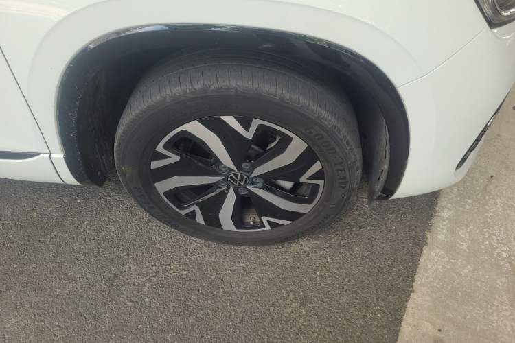 Used Volkswagen Tayron GTE Plug-in Hybrid 2023 280TSI Luxury Plus Advanced Edition Right Front Wheel Hub