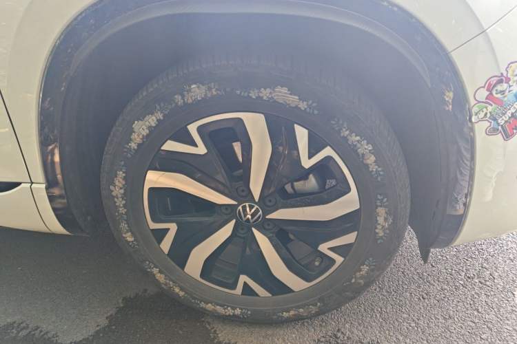 Used Volkswagen Tayron GTE Plug-in Hybrid 2023 280TSI Luxury Plus Advanced Edition Right Front Wheel Hub