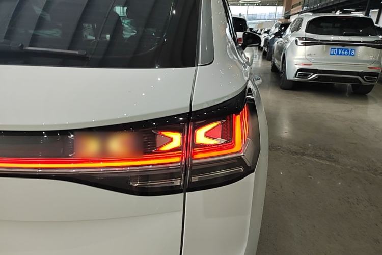 Used Volkswagen Tayron GTE Plug-in Hybrid 2023 280TSI Luxury Plus Advanced Edition Right Rear Taillight
