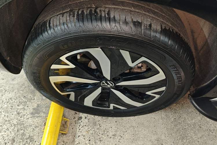 Used Volkswagen Tayron GTE Plug-in Hybrid 2023 280TSI Luxury Plus Advanced Edition Right Rear Wheel Hub