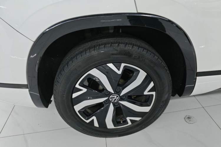 Used Volkswagen Tayron GTE Plug-in Hybrid 2023 280TSI Luxury Plus Advanced Edition Right Rear Wheel Hub
