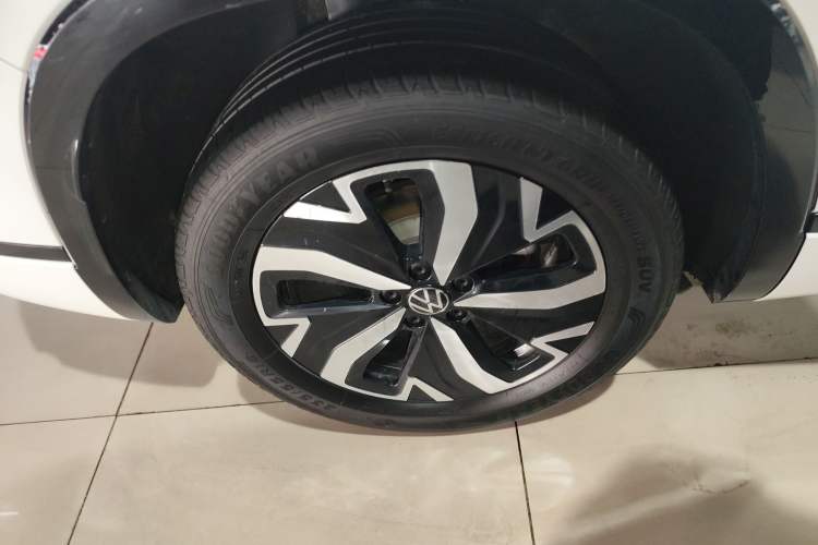 Used Volkswagen Tayron GTE Plug-in Hybrid 2023 280TSI Luxury Plus Advanced Edition Right Rear Wheel Hub