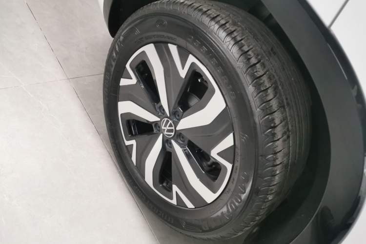 Used Volkswagen Tayron GTE Plug-in Hybrid 2023 280TSI Luxury Plus Advanced Edition Right Rear Wheel Hub