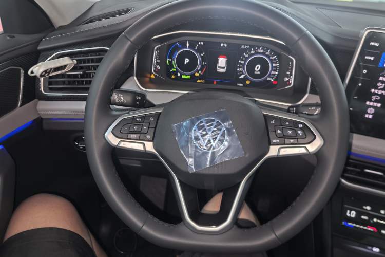 Used Volkswagen Tayron GTE Plug-in Hybrid 2023 280TSI Luxury Plus Advanced Edition Steering Wheel