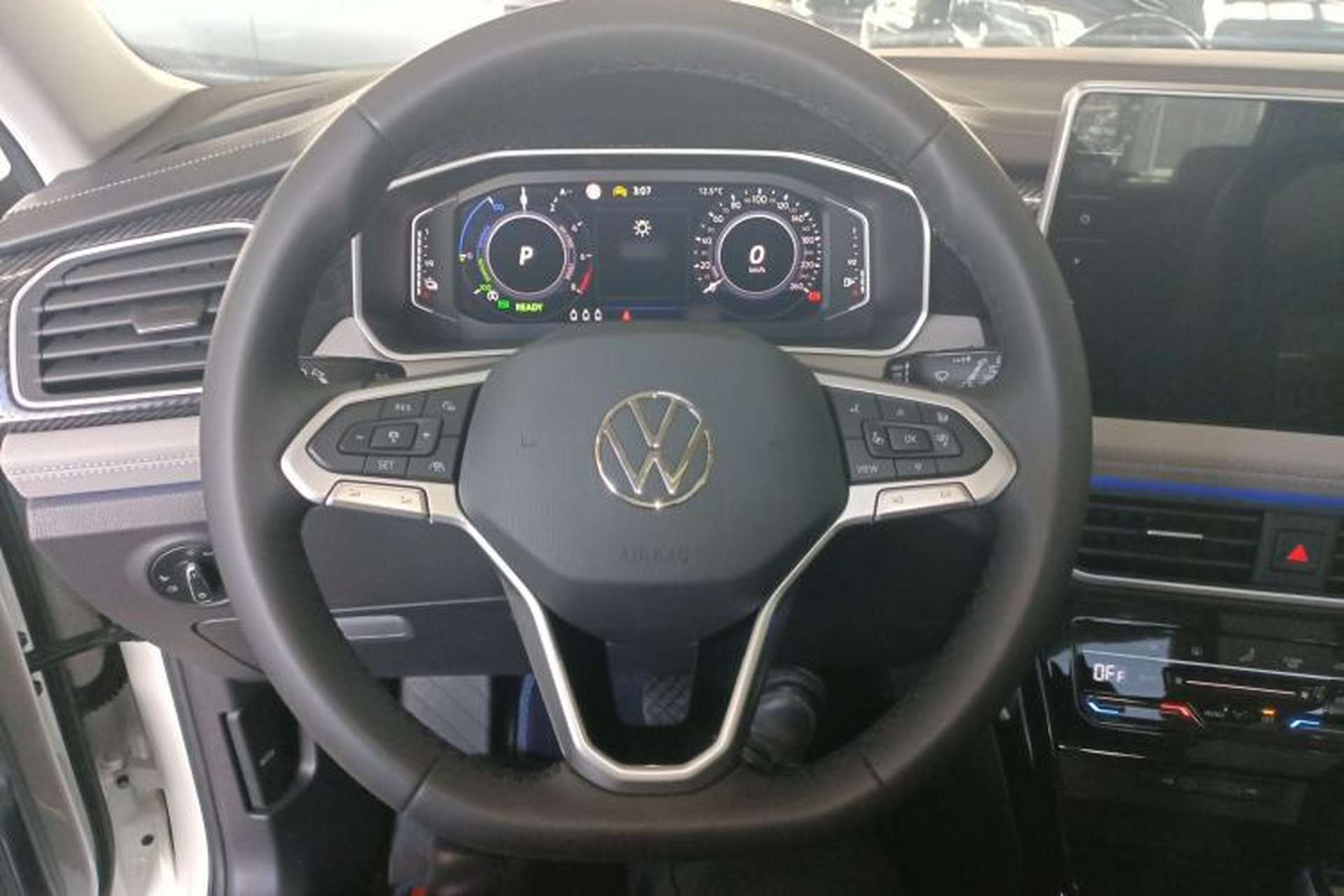 Used Volkswagen Tayron GTE Plug-in Hybrid 2023 280TSI Luxury Plus Advanced Edition Steering Wheel