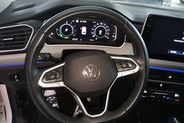 Used Volkswagen Tayron GTE Plug-in Hybrid 2023 280TSI Luxury Plus Advanced Edition Steering Wheel