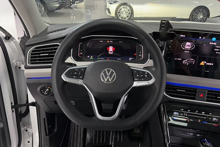 Used Volkswagen Tayron GTE Plug-in Hybrid 2023 280TSI Luxury Plus Advanced Edition Steering Wheel