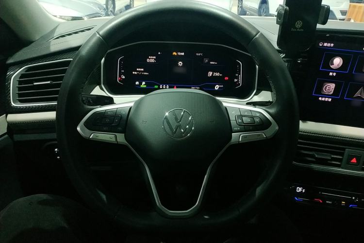 Used Volkswagen Tayron GTE Plug-in Hybrid 2023 280TSI Luxury Plus Advanced Edition Steering Wheel