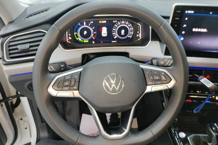 Used Volkswagen Tayron GTE Plug-in Hybrid 2023 280TSI Luxury Plus Advanced Edition Steering Wheel