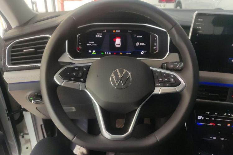 Used Volkswagen Tayron GTE Plug-in Hybrid 2023 280TSI Luxury Plus Advanced Edition Steering Wheel