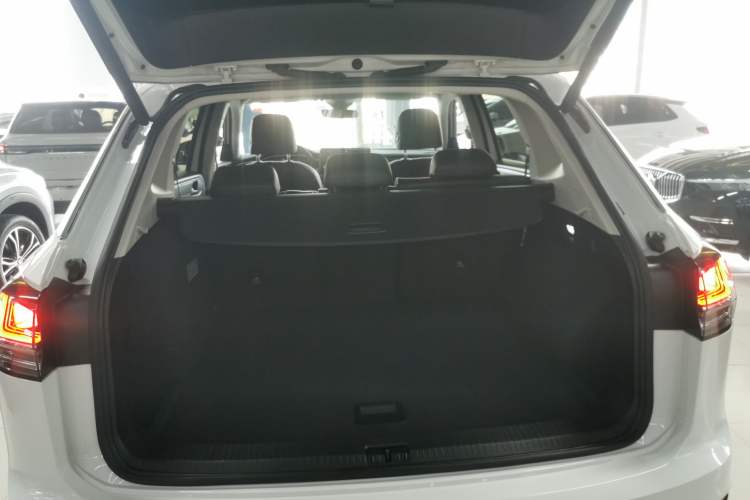 Used Volkswagen Tayron GTE Plug-in Hybrid 2023 280TSI Luxury Plus Advanced Edition Trunk