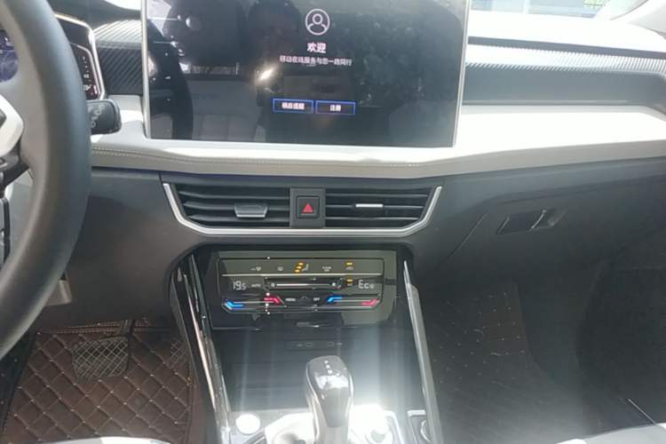 Used Volkswagen Tayron GTE Plug-in Hybrid 2024 280TSI Luxury Plus Advanced Edition Audio And AC Panel
