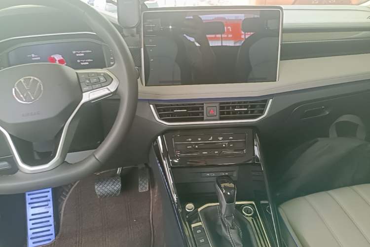 Used Volkswagen Tayron GTE Plug-in Hybrid 2024 280TSI Luxury Plus Advanced Edition Audio And AC Panel