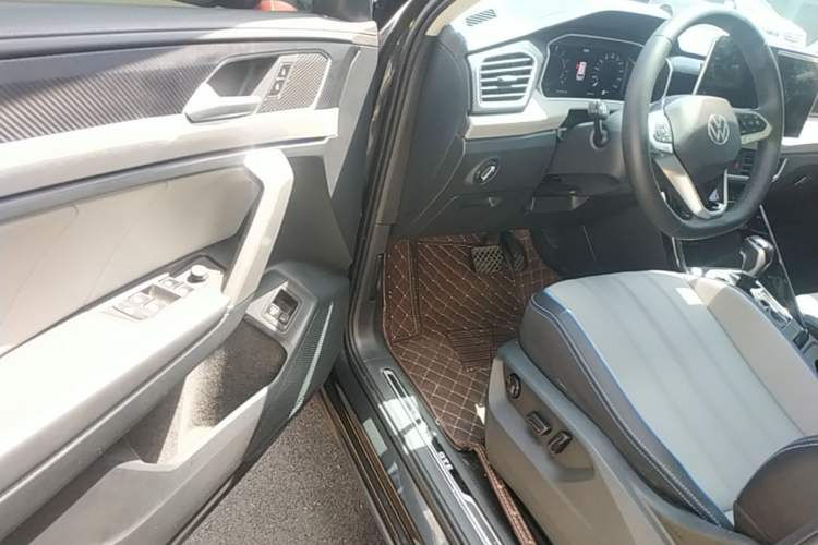 Used Volkswagen Tayron GTE Plug-in Hybrid 2024 280TSI Luxury Plus Advanced Edition Driver Seat