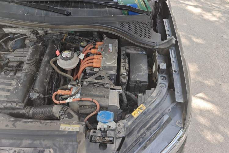 Used Volkswagen Tayron GTE Plug-in Hybrid 2024 280TSI Luxury Plus Advanced Edition Engine Bay Left