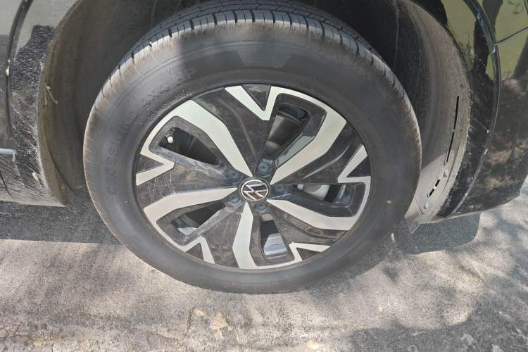 Used Volkswagen Tayron GTE Plug-in Hybrid 2024 280TSI Luxury Plus Advanced Edition Right Front Wheel Hub