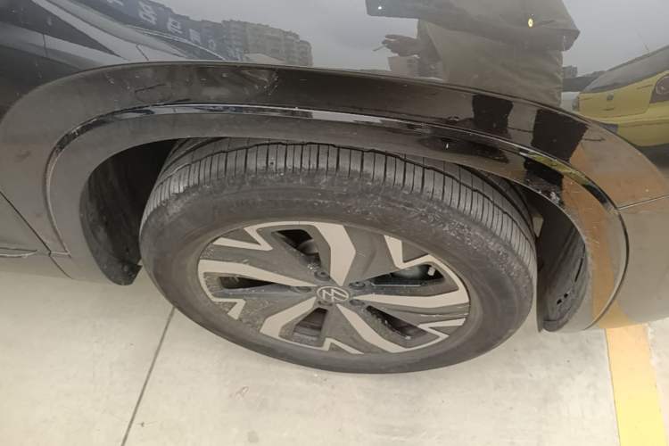 Used Volkswagen Tayron GTE Plug-in Hybrid 2024 280TSI Luxury Plus Advanced Edition Right Front Wheel Hub