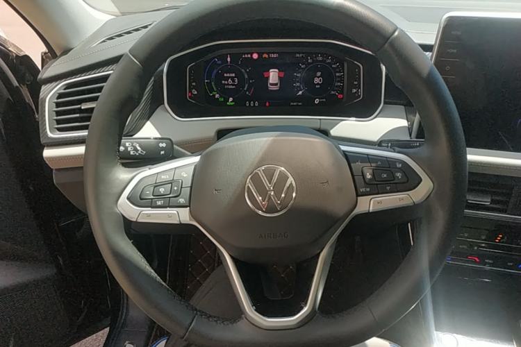 Used Volkswagen Tayron GTE Plug-in Hybrid 2024 280TSI Luxury Plus Advanced Edition Steering Wheel
