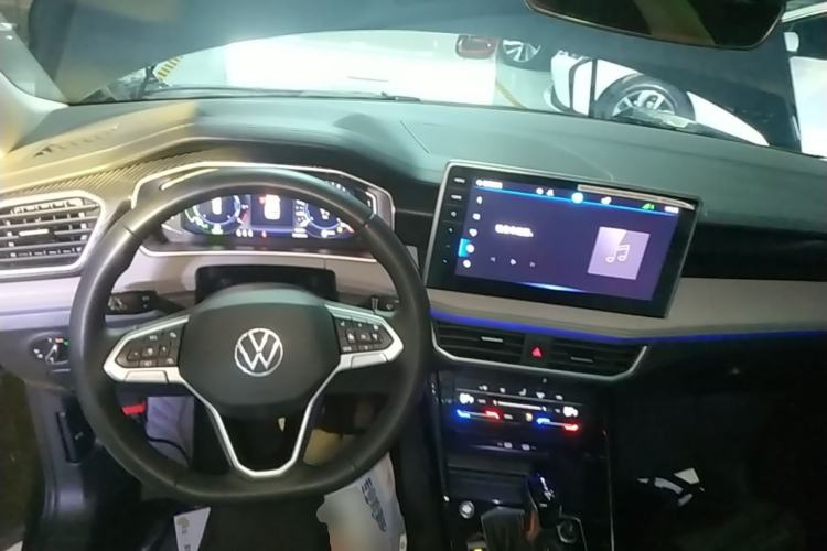 Used Volkswagen Tayron GTE Plug-in Hybrid 2024 280TSI Luxury Plus Advanced Edition Center Console