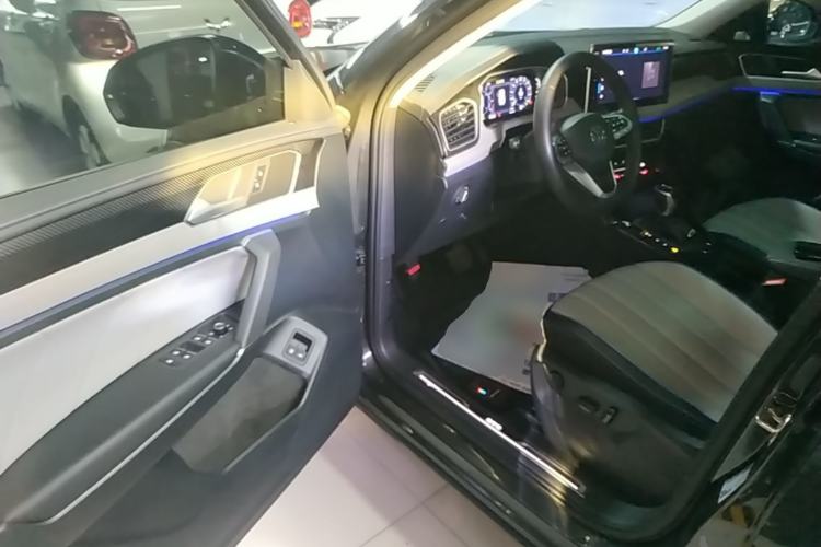 Used Volkswagen Tayron GTE Plug-in Hybrid 2024 280TSI Luxury Plus Advanced Edition Driver Seat