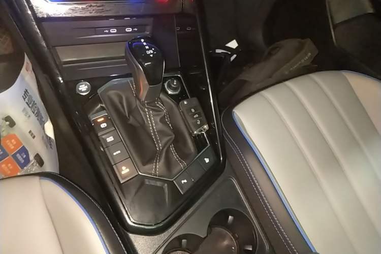 Used Volkswagen Tayron GTE Plug-in Hybrid 2024 280TSI Luxury Plus Advanced Edition Gear Lever
