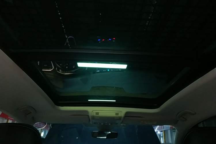 Used Volkswagen Tayron GTE Plug-in Hybrid 2024 280TSI Luxury Plus Advanced Edition Headliner