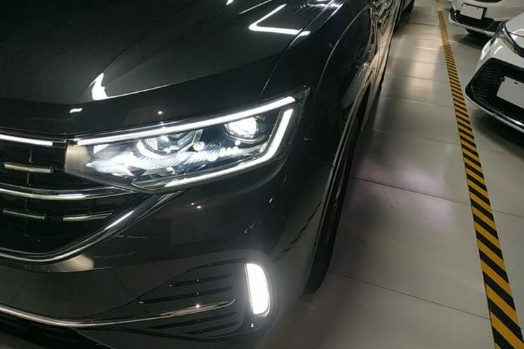 Used Volkswagen Tayron GTE Plug-in Hybrid 2024 280TSI Luxury Plus Advanced Edition Left Front Headlight