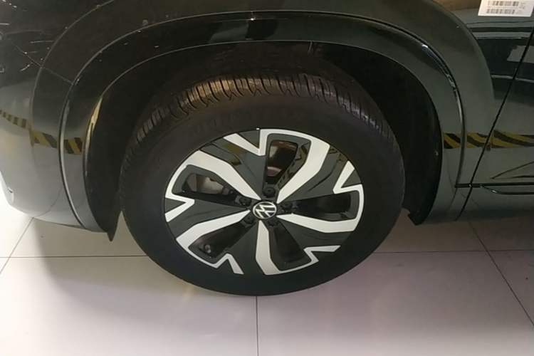 Used Volkswagen Tayron GTE Plug-in Hybrid 2024 280TSI Luxury Plus Advanced Edition Left Front Wheel Hub